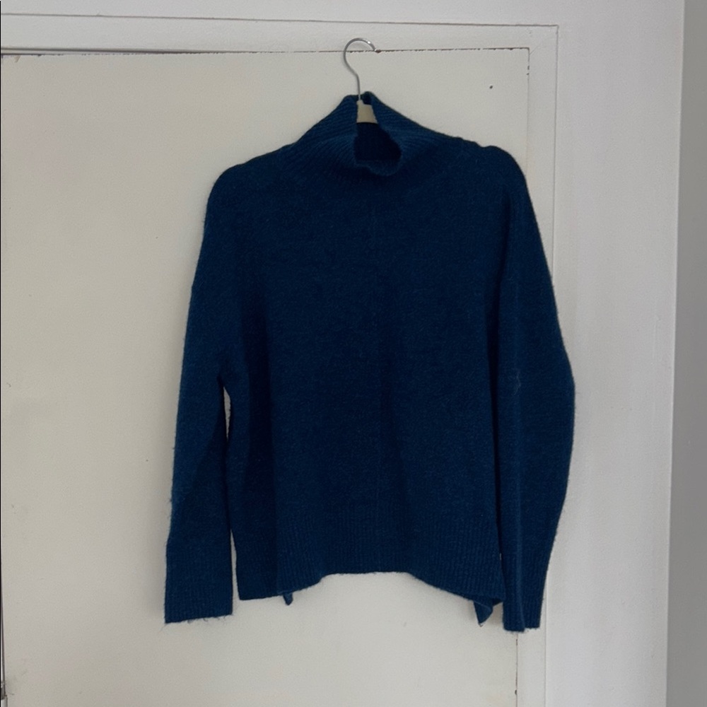 Women's Blue Sweater